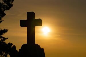 cross, sunset, silhouette, god, religion, christianity, religious, christian, spirituality, nature, faith, belief, christ, hope, prayer, spiritual, worship, pray, sunlight, love, catholicism, church, forgiveness, salvation, sunrise, symbol